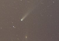 Kometa C/2002 C1 (Ikeya-Zhang) 4. dubna 2002 - objektiv 135mm