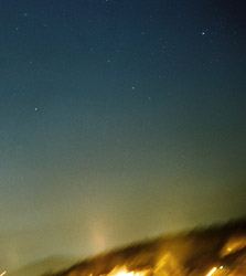 kometa Bradfield rno 28. dubna 2004