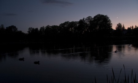 Měsíc nad rybníkem v Úštěku