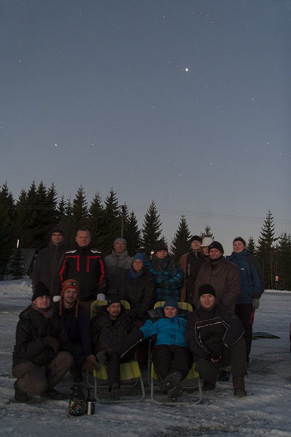 Skupinovka z Jizerky za svítání. Během focení spatřeny dva jasné meteory, žel mimo zorné pole foťáku.