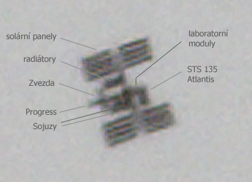 ISS+STS135 s popisky