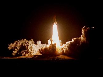 Start Raketoplnu Discovery - STS 103 k HST