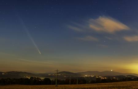 C/2023 A3 15. 10. 2024, Canon R6 MkII, Sigma 24 mm f2,5 10x10 sekund. Foto: Jakub Kuřák