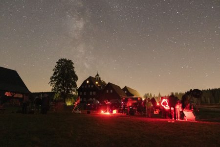 Pozorování velkými dalekohledy na Jizerce 10. 8. 2024, foto: Daniel Kurtin