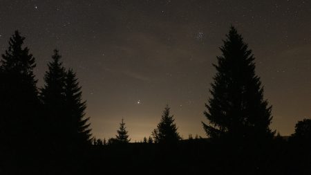 Ranní konjunkce Jupiteru a Marsu 14. 8. 2024 v 1:37 SELČ, Canon R6 MkII, Sigma Art 35 mm f2,8, ISO6400, 8 s, autor: Martin Gembec