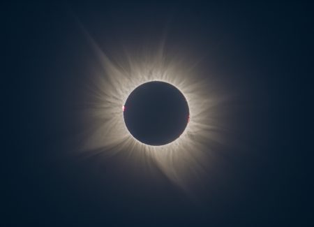 HDR snímek koróny vytvořil ze svých fotografií přes 7cm dalekohled mladík z našeho kroužku a planetária Matěj Merunka (15 let)