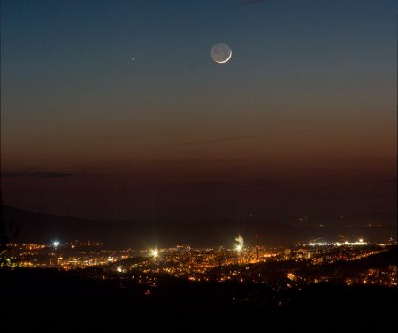 Merkur s Měsícem na dosud nepřekonaném panoramatu 135mm Sigmou z 6. 5. 2008