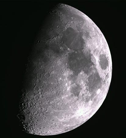 Měsíc 25. 2. 2026, momentka z živého pozorování