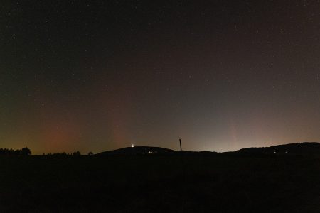 Polární záře a Ještěd 18. 10. 2025 21:44 SELČ, Canon R6MkII, Sigma 24 mm, 2 s, ISO6400