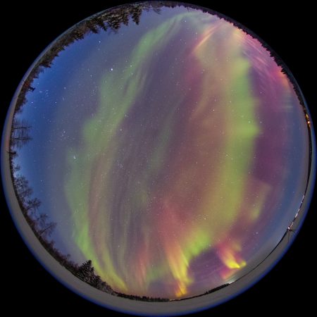 Celooblohový záběr 4. 2. 2026 ve 20:03, Canon 6Dmod, Sigma 8 mm F3.5, ISO5000, 13 s. Jakub Kuřák